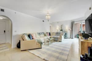 225 NE 1st Street 304, Delray Beach, FL 33444 - MLS#R11064343