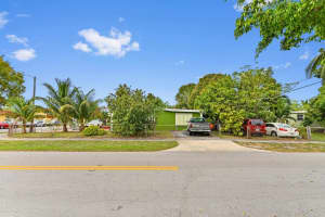 611 NW 179th Street, Miami Gardens, FL 33169 Sold 05/22/25