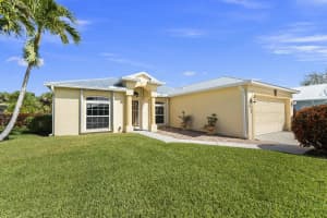 537 NE Pecos Way, Jensen Beach, FL 34957 Sold 04/02/25