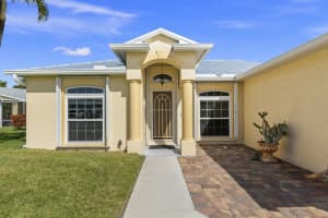 537 NE Pecos Way, Jensen Beach, FL 34957 Sold 04/02/25
