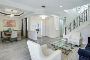 137 Isle Verde Way, Palm Beach Gardens, FL 33418 Sold 04/17/25