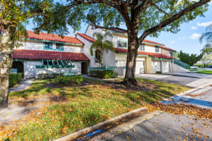 24 W Lexington Lane W C, Palm Beach Gardens, FL 33418 - MLS#R11064855