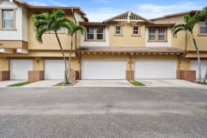 661 Corte Madera Lane 4, West Palm Beach, FL 33401 Sold 09/22/25