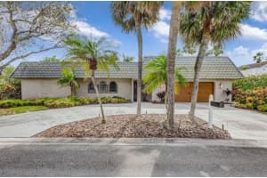 126 Park Lane E, Hypoluxo, FL 33462 Sold 05/01/25