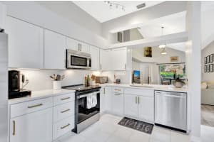 1030 Via Jardin, Palm Beach Gardens, FL 33418 - MLS#R11065065