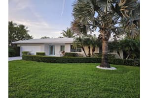 1520 Wagner Circle, Lake Clarke Shores, FL 33406 Sold 04/23/25