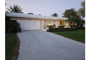 1520 Wagner Circle, Lake Clarke Shores, FL 33406 Sold 04/23/25