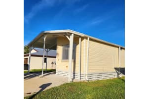 4 SE Los Gatos Lane, Port Saint Lucie, FL 34952 Sold 08/12/25