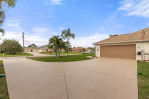 104 SW Lion Lane, Port Saint Lucie, FL 34953 Sold 05/07/25