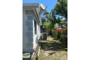 410 S D Street, Lake Worth Beach, FL 33460 Sold 06/11/25