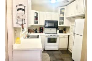 705 18th Avenue, Vero Beach, FL 32962 - MLS#R11065272