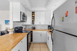 132 Camden F, West Palm Beach, FL 33417 Sold 06/02/25