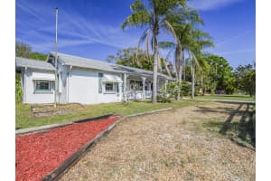2345 Bonita Avenue, Vero Beach, FL 32960 Sold 04/25/25
