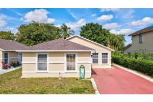 5716 Boynton Bay Circle, Boynton Beach, FL 33437 Sold 04/03/25