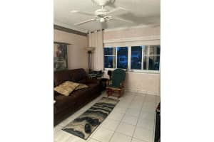 4806 Nw 36th Street 606, Lauderdale Lakes