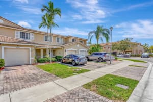 5904 Royal Way, Tamarac, FL 33321 Sold 04/28/25