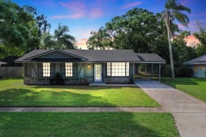 457 NE Camelot Drive, Port Saint Lucie, FL 34983 Sold 05/12/25