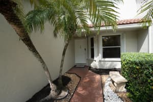 7404 Pinewalk Drive S 22-5, Margate, FL 33063 Sold 06/06/25