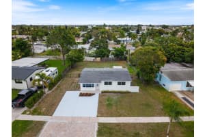 124 Henthorne Dr, Palm Springs, FL 33461 Sold 03/24/25