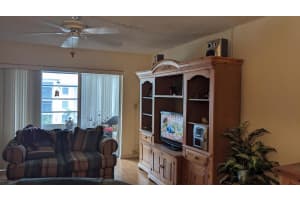 711 Lori Drive, Palm Springs, FL 33461 - MLS#R11065856