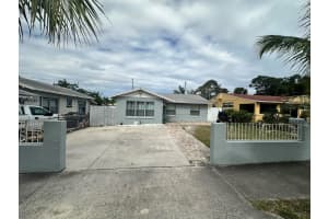 513 El Vedado, West Palm Beach, FL 33405 - MLS#R11065894