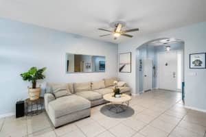 427 Rainbow Springs Terrace, Royal Palm Beach, FL 33411 Sold 04/24/25