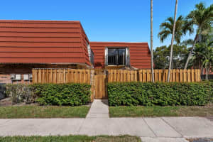 9965 NW 6th Court, Plantation, FL 33324 Sold 08/25/25