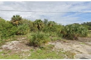 2290 42nd Street, Vero Beach, FL 32967 - MLS#R11066070