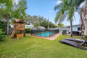 16 Ridgewood Circle, Tequesta, FL 33469 Sold 08/07/25