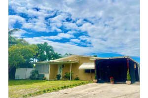 913 S 11th Street, Lantana, FL 33462 Sold 06/24/25