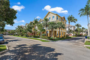 107 W Pigeon Plum Drive 108, Jupiter, FL 33458 Sold 08/11/25