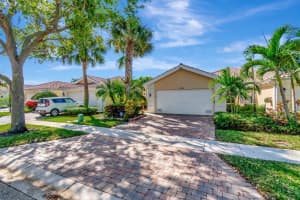 8290 Saint Johns Court, Wellington, FL 33414 Sold 05/27/25