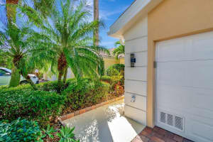 8290 Saint Johns Court, Wellington, FL 33414 Sold 05/27/25