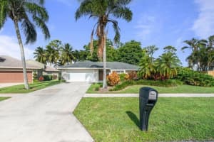 691 Foresteria Avenue, Wellington, FL 33414 - MLS#R11066472