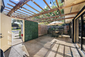 617 6th Terrace, Palm Beach Gardens, FL 33418 Sold 05/30/25