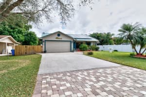 1226 32 Avenue SW, Vero Beach, FL 32968 Sold 08/22/25