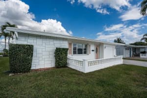 2001 SW Roma Way SW, Boynton Beach, FL 33426 Sold 04/19/25