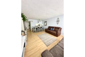 330 SE 2nd Street 501g, Hallandale Beach, FL 33009 - MLS#R11067144