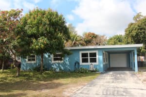 2809 Oleander Boulevard, Fort Pierce, FL 34982 - MLS#R11067207