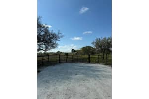 MLS# R11067379, Okeechobee, Florida 34972