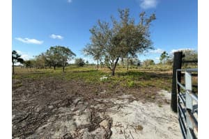 MLS# R11067379, Okeechobee, Florida 34972