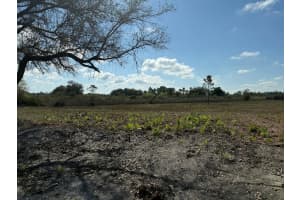 MLS# R11067379, Okeechobee, Florida 34972