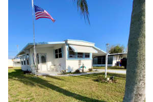 8435 SE Wren Avenue, Hobe Sound, FL 33455 Sold 04/28/25