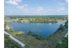 7735 21st Street SW, Vero Beach, FL 32968 - MLS#R11067493