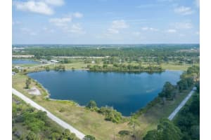 7735 21st Street SW, Vero Beach, FL 32968 - MLS#R11067493