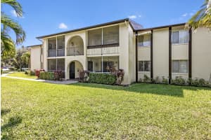 5927 La Pinata Boulevard C-2, Greenacres, FL 33463 Sold 09/29/25