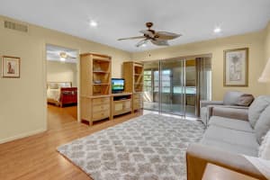 371 Bennington Lane, Lake Worth, FL 33467 Sold 07/30/25