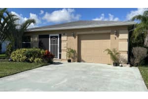 7 Los Lagos Lane, Port Saint Lucie, FL 34952 Sold 10/10/25