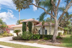 105 Hidden Hollow Drive, Palm Beach Gardens, FL 33418 Sold 04/23/25