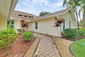 939 NE Juniper Place, Jensen Beach, FL 34957 Sold 05/28/25